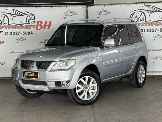 MITSUBISHI PAJERO TR4 2.0 4X2 16V 140CV FLEX 4P MANUAL MITSUBISHI PAJERO TR4 2.0 4X2 16V 140CV FLEX 4P MANUAL